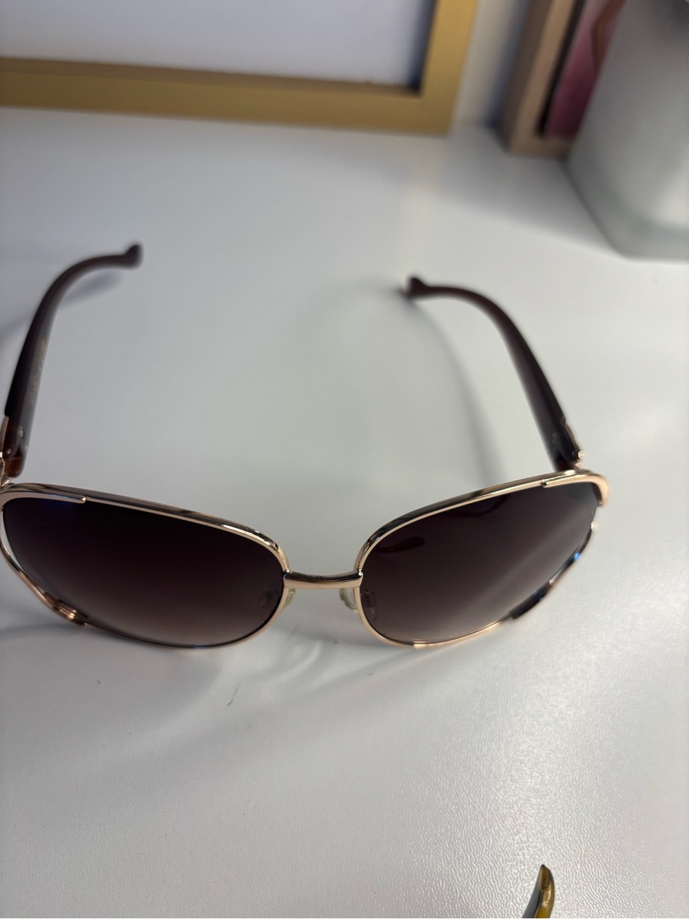 Jessica Simpson Simpson Women’s Gold Frame Brown Lens Sunglasses
